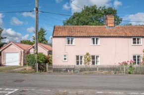 Columbine Cottage, in the quaint village of Middleton
